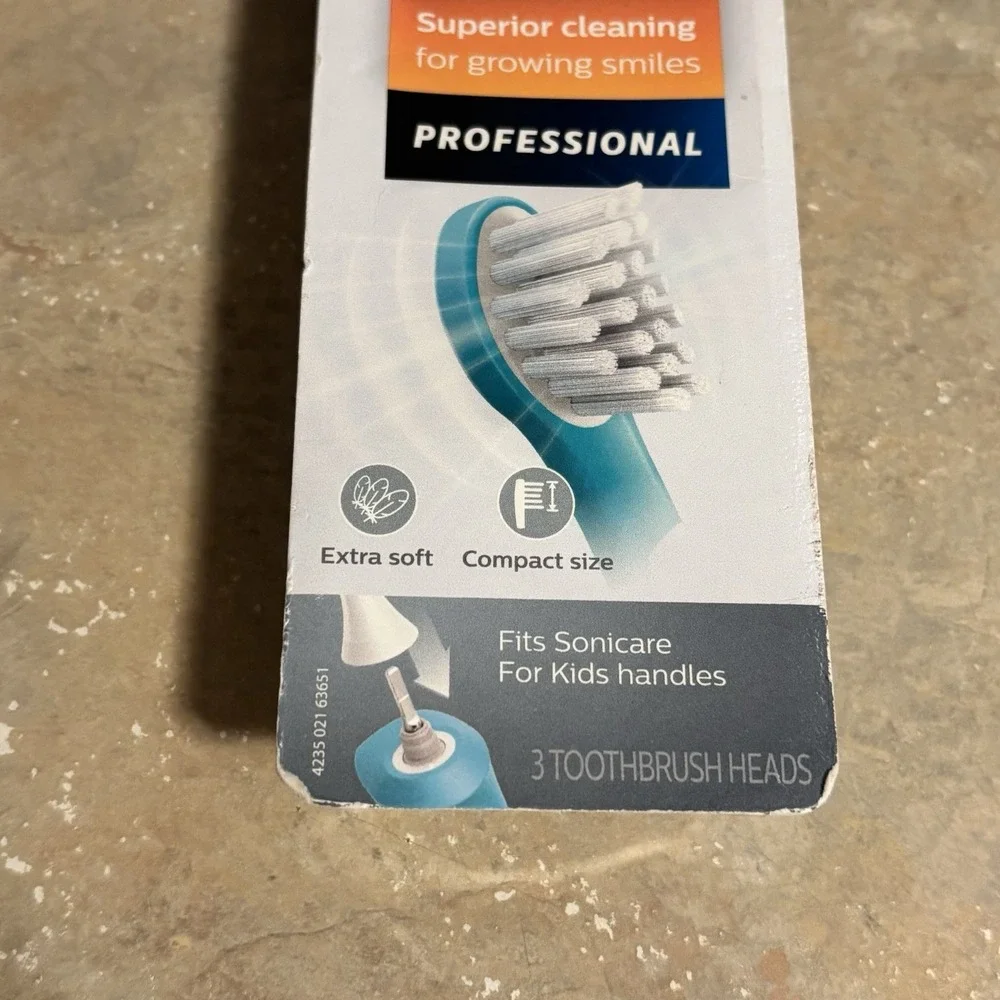 Philips Sonicare For Kids Brush Heads HX6033/22 3 Pack Replacement Heads NIB